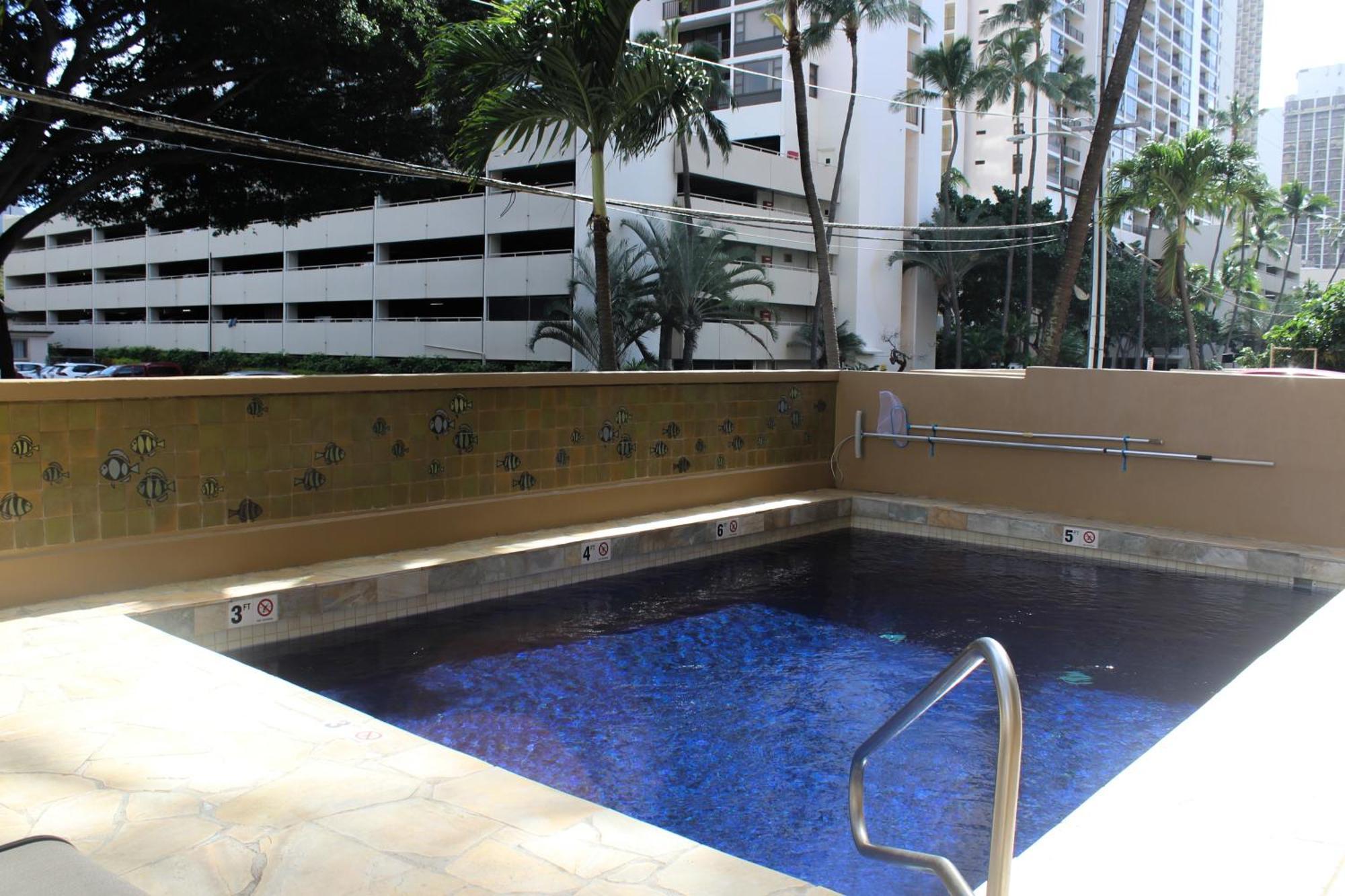 Waikiki Getaway Penthouse *