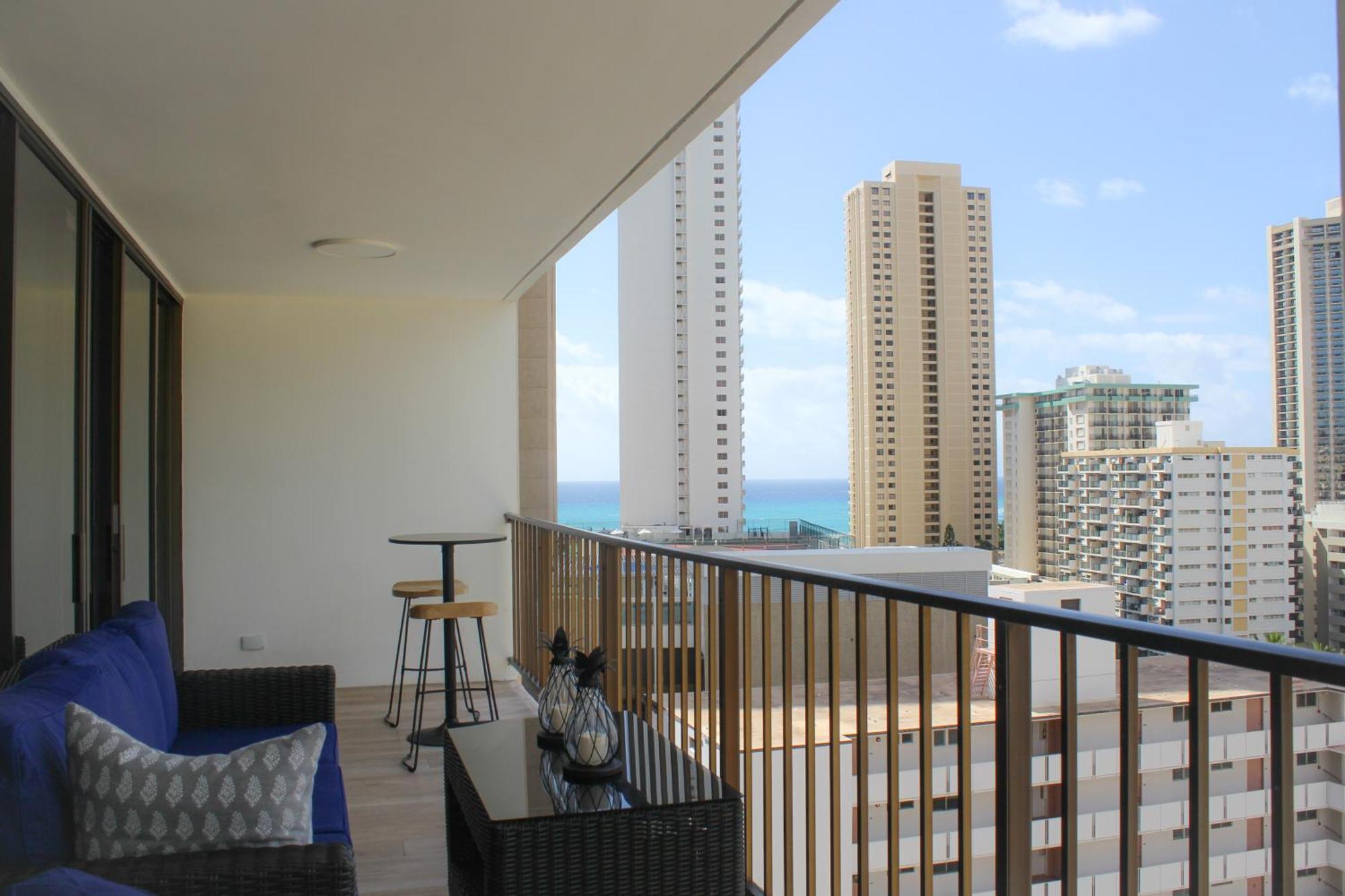 Waikiki Getaway Penthouse *