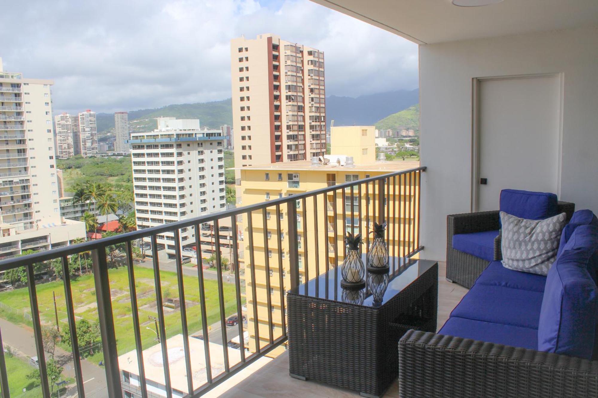 Waikiki Getaway Penthouse *